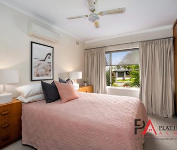 Spacious, Well Maintained & Ideally Located House with Solar. - Photo 4