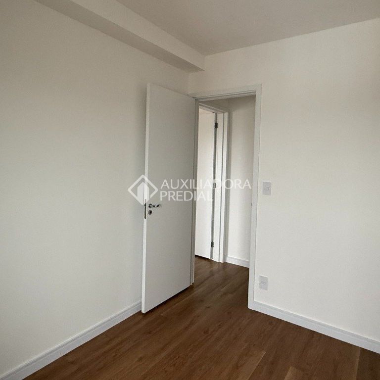 Apartamento com 2 quartos e 64m² para alugar em Parque Jaçatuba, Santo André. - Foto 1