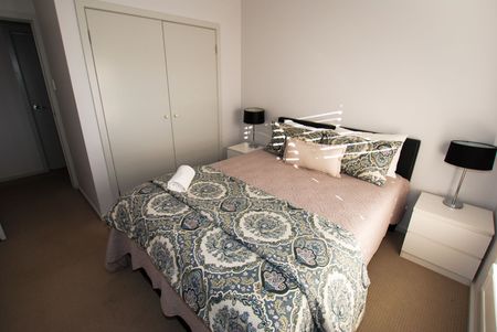 THREE BEDROOM HOME IN PREMIUM LOCATION - Photo 4