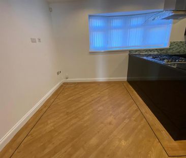 3 bedroom detached house to rent - Photo 5