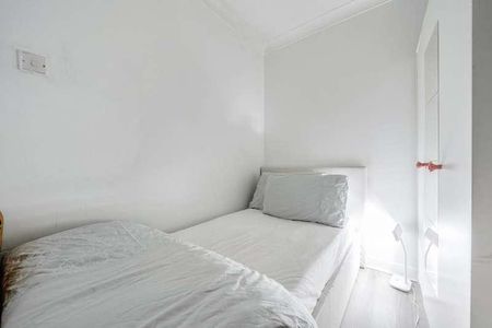 Sovereign Court, High Wycombe, HP13 - Photo 2