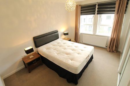 3 bedroom flat to rent - Photo 2