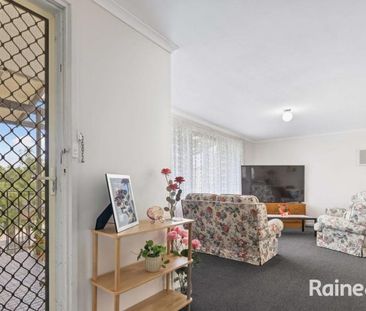 Modern 3 Bedroom Family Home! - Photo 2