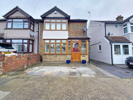 Birch Road, Romford, Essex, RM7 - Photo 4