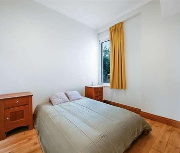 Queens Road, London, SW19 - Photo 5