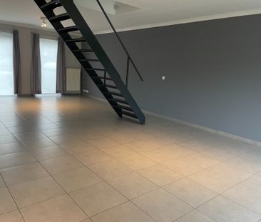 EENGEZINSWONING + tuin - Photo 2