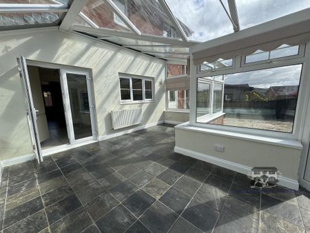 4 bedroom detached house to rent - Photo 3