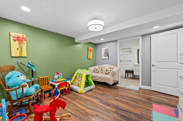 For Lease - 35 Jackson Court, Kanata, Ontario - Photo 1