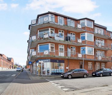 Centralt beliggende stor lejlighed - Foto 1