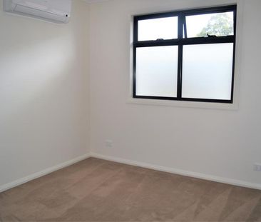 3/21 Law Street, Heidelberg Heights - Photo 2