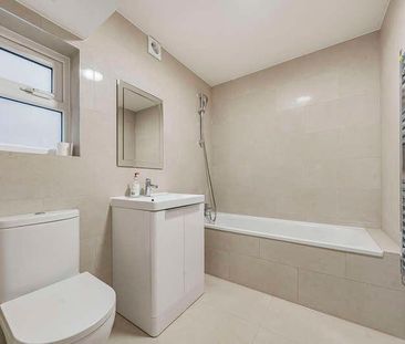 Denecroft Crescent, Uxbridge, UB10 - Photo 6