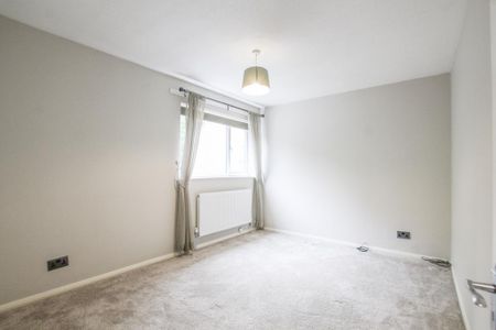 4 bedroom detached house to rent - Photo 5