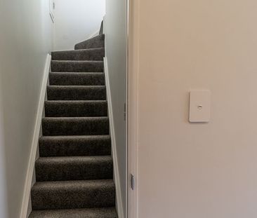 Charming Home in Ngaio! - Photo 1