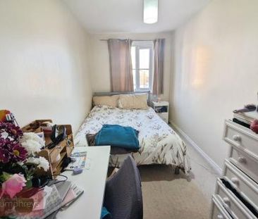 St Lukes Court, Hatfield, AL10 - Photo 2