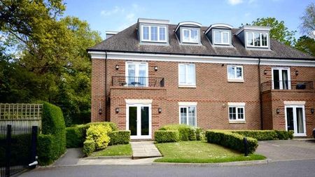 London Road, Sunningdale, SL5 - Photo 2