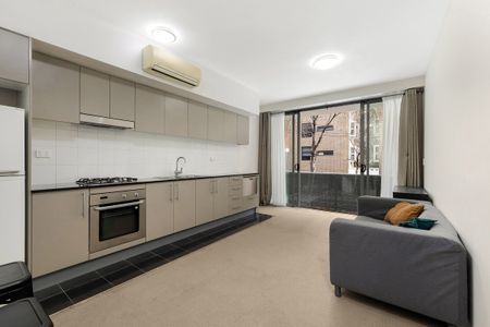 Fully Furnished One Bedroom Suite I New Carpet - Photo 2