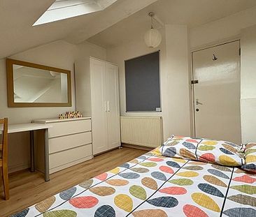 Fantastic 5 bedroom property - Photo 6