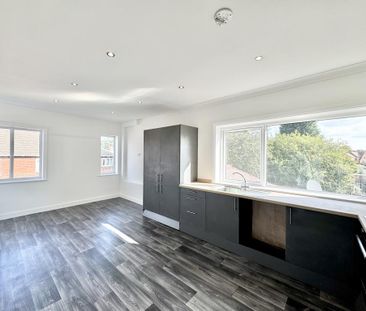 3 bedroom flat to rent - Photo 4