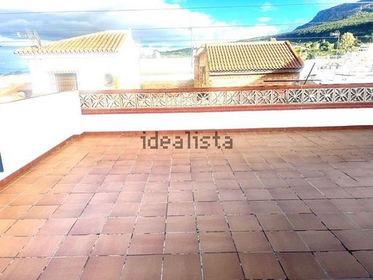 Alquiler de chalet adosado en Calle Virgen de Gracia - Photo 1