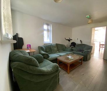 7 bedroom property to rent - Photo 2