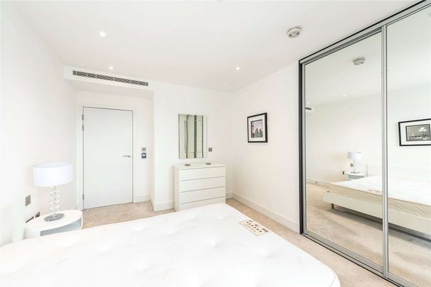 A beautifully presented one bedroom apartment situated on the 14th floor of this development located in the heart of the City. - Photo 1