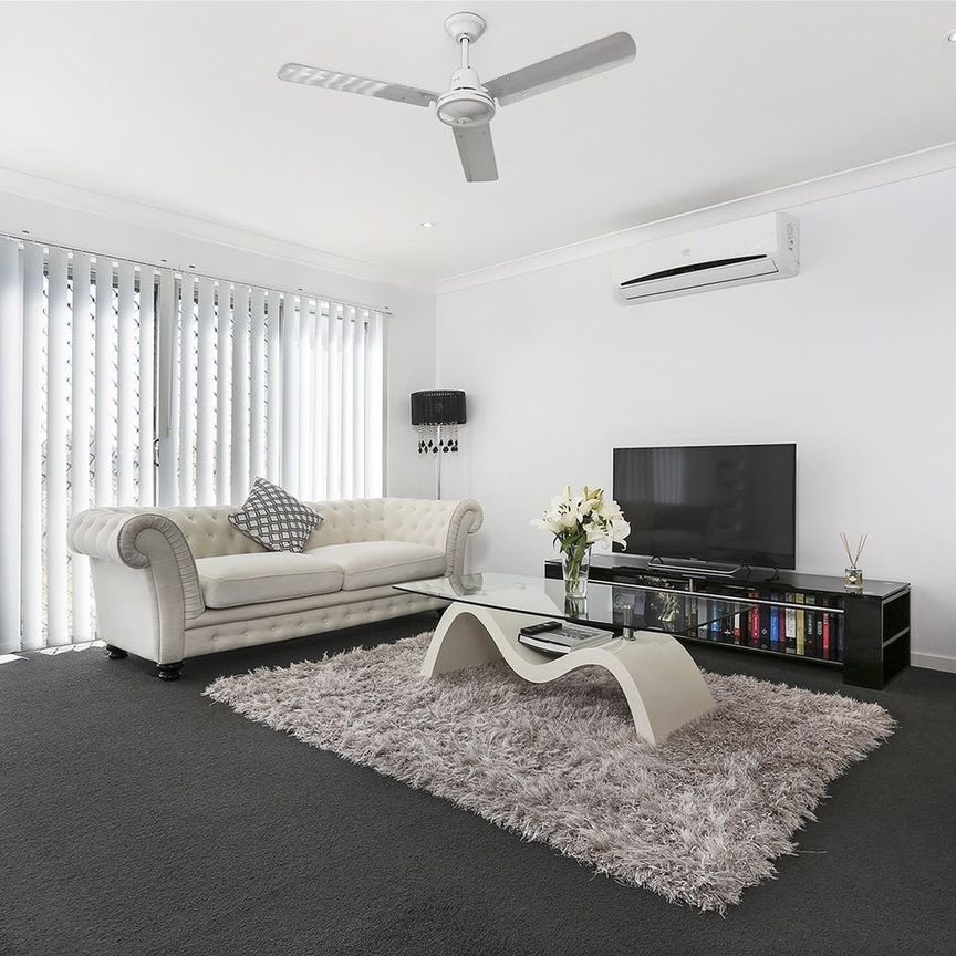 Modern 3 bedroom Town-house - Photo 1