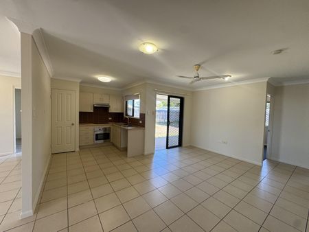 Comfortable Family Home - Photo 4