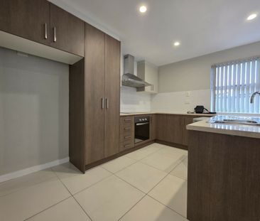 Modern Luxury Awaits in Prime Location - Photo 4