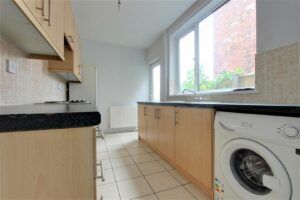 2 BEDROOM House - Terraced - Photo 5