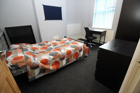 66 Newland Street West - Photo 3