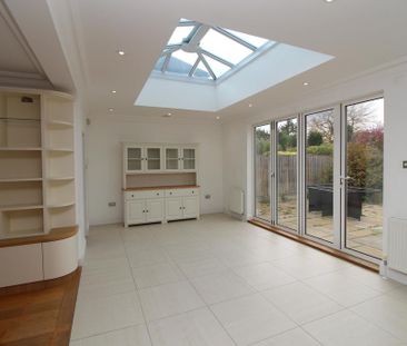 4 bedroom detached house to rent - Photo 4
