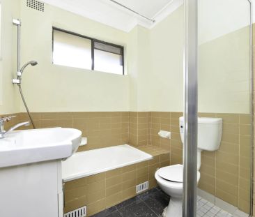 Modern two-bedroom apartment located on the top floor - Photo 1