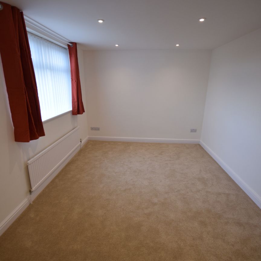 16 Wootton Way, CA2 - Photo 1