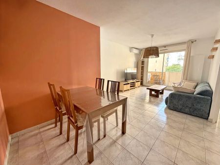Location Appartement 3 pièces 65m² MARSEILLE 5ème - Photo 4