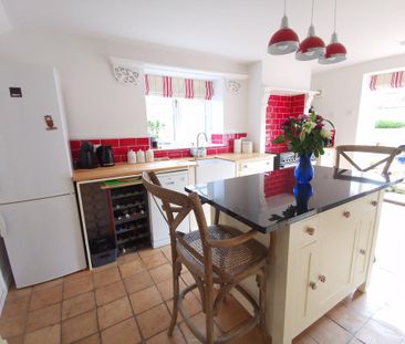 3 bedroom semi-detached house to rent - Photo 2