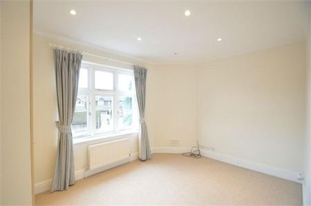 4 bedroom detached house to rent - Photo 3