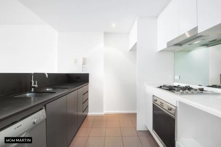 MGM MARTIN - TWO BEDROOM APARTMENT - Photo 4