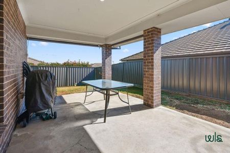 16 Brokenwood Avenue, Cliftleigh NSW 2321 - House For Rent | Domain - Photo 5