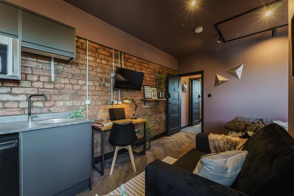 1 bedroom in a house share to rent - Photo 1