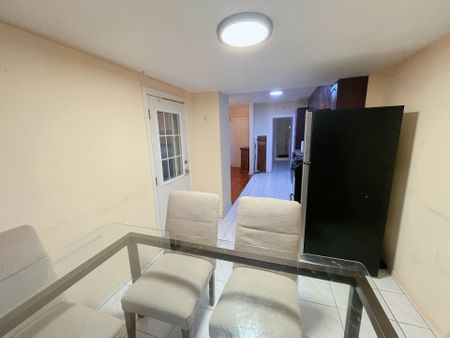 For Lease - 34 Chamberlain Avenue Unit# main, Toronto, Ontario - Photo 5