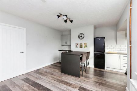 3 bedroom property to rent - Photo 4