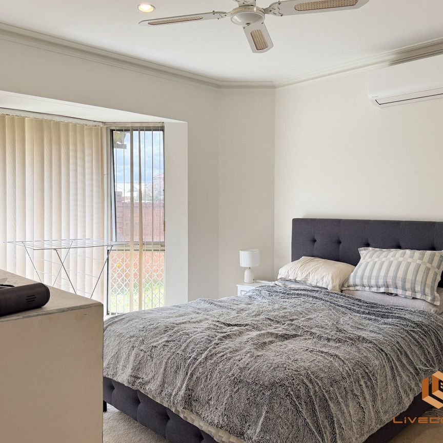 Victoria Park - Photo 1