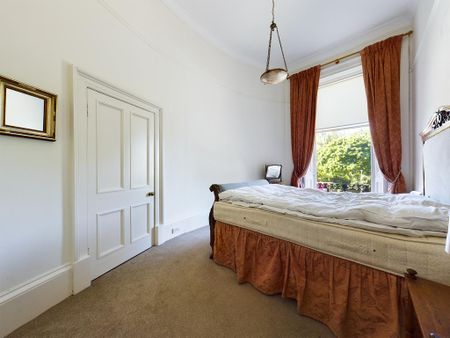 3 bedroom flat to rent - Photo 5