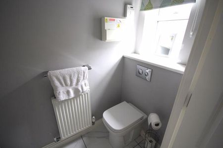 2 bedroom terraced house to rent - Photo 2