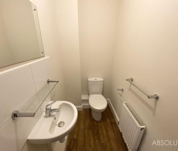 3 bedroom terraced house to rent - Photo 3