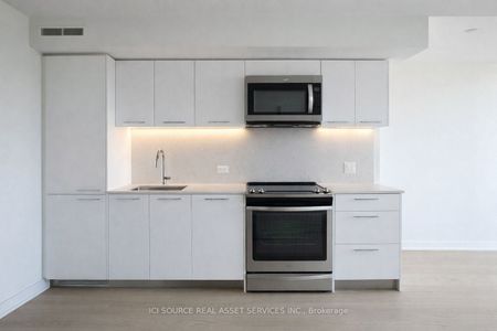 Riverside Square Lofts 15-45 , #724 - Photo 2