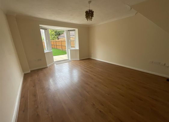 Somerset Place, Rugby - Photo 1