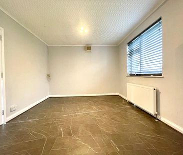 4 Bed Terraced House, Brangwyn Grove, BS7 - Photo 3