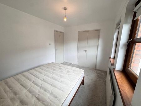 25 Ferndale Court, Lisburn Road, Belfast, BT9 7EE - Photo 3