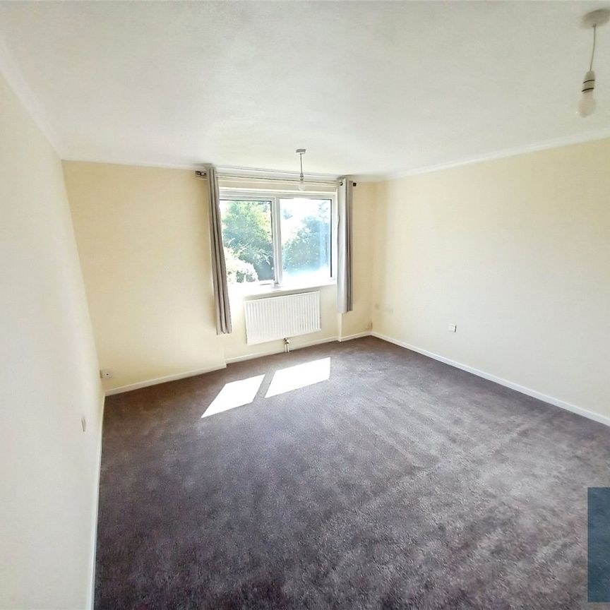 Springwood Hall Close, Springwood, Huddersfield, HD1 - Photo 1